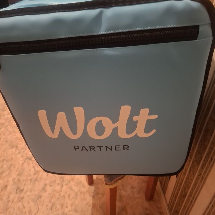 Wolt курьерская термосумка