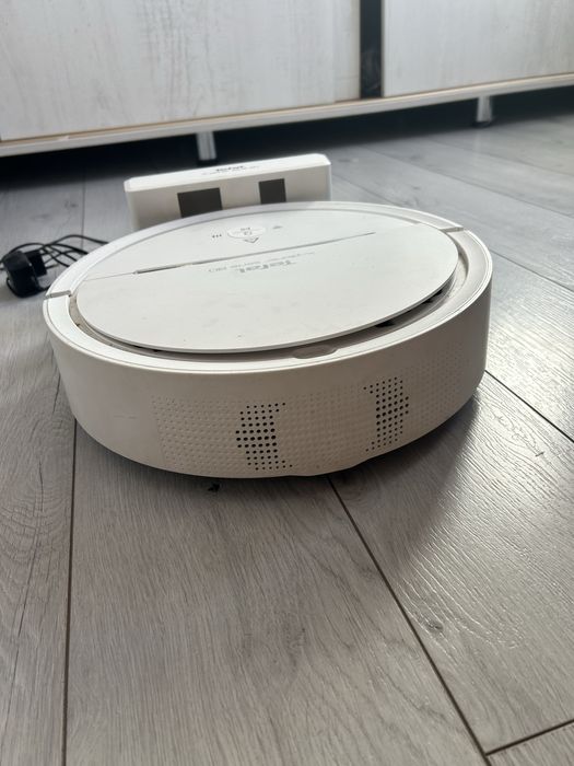 Робот пылесос фирмы TEFAL