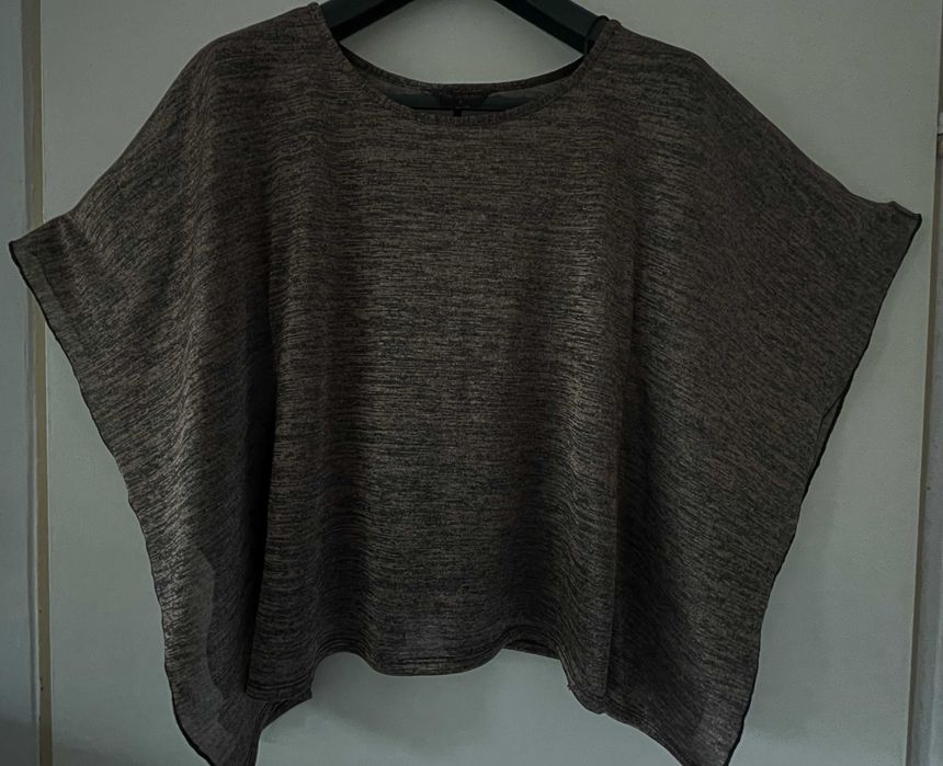 Дамски костюм в златисто