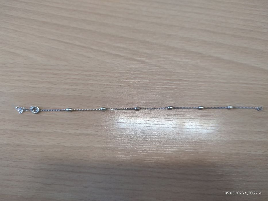Нежна сребърна гривна