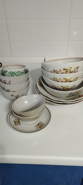 Отдам бесплатно посуду