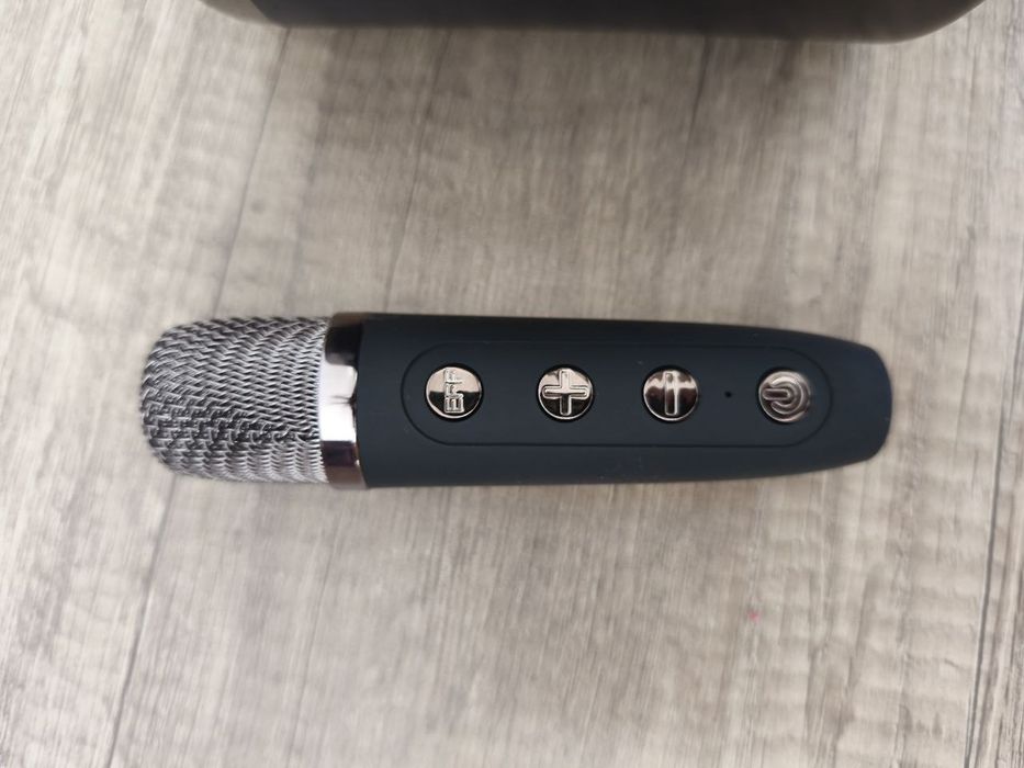 Нова!Преносима тонколона,с два микрофона,Bluetooth,Черна