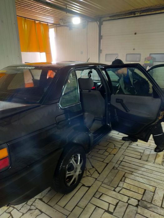 Продам машину Фольцваген Б3