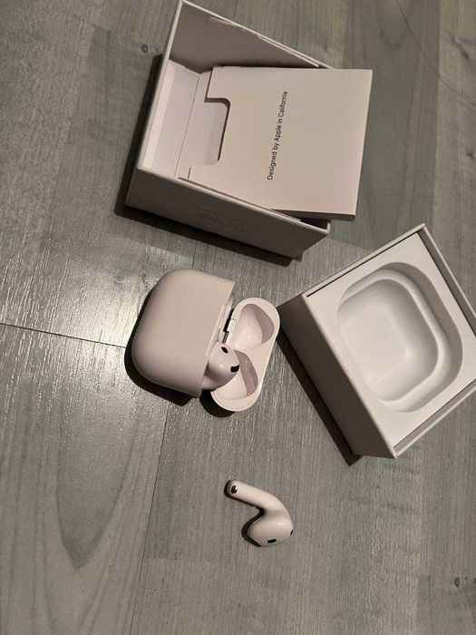 AirPods 4 слушалки за iPhone Оригинални НОВИ