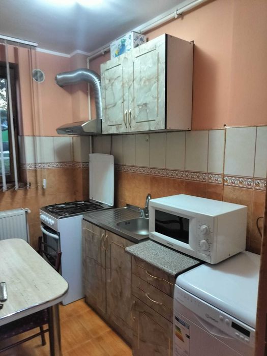 Apartament 3 Camere - Decomandat Complet Utilat, Mobilat