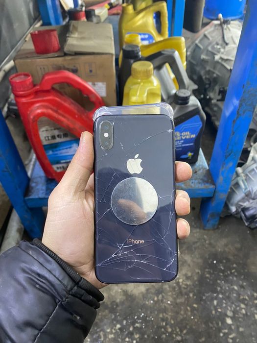 Продам Айфон х в хорошем сост