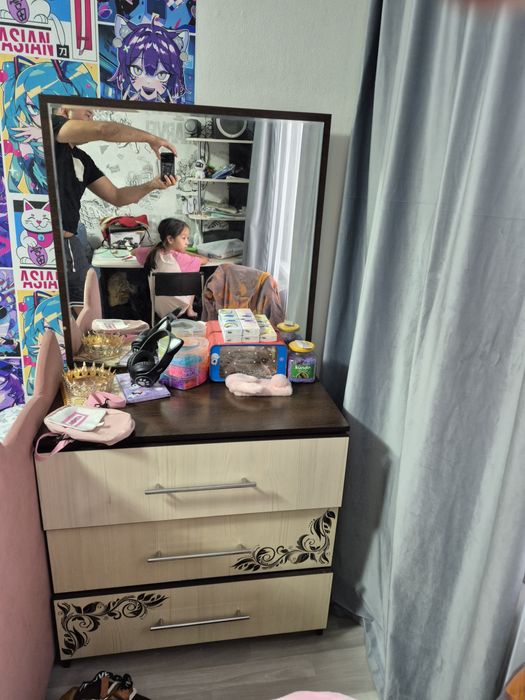 комод с зеркалом и 2 (две) тумбы