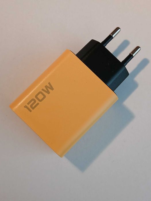 ЗАРЯДНО УСТРОЙСТВО 120W С 4 ПОРТА /2 USB-A + 2 USB-C/ ЖЪЛТО  FAST CHARGE