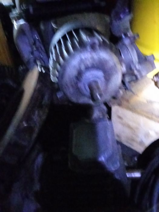 Продам двигателя асинхронные