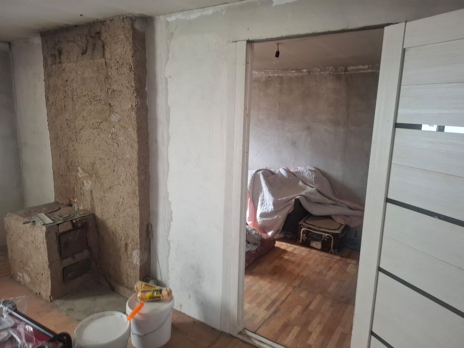 Недостроенный дом с участком