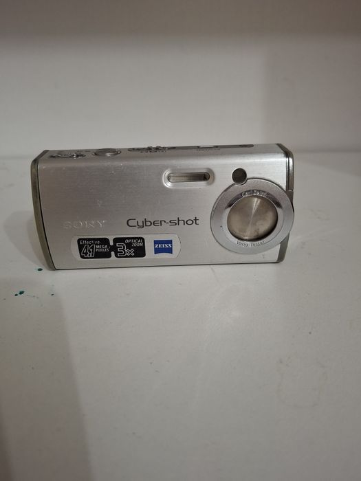 Цифровая камера SONY