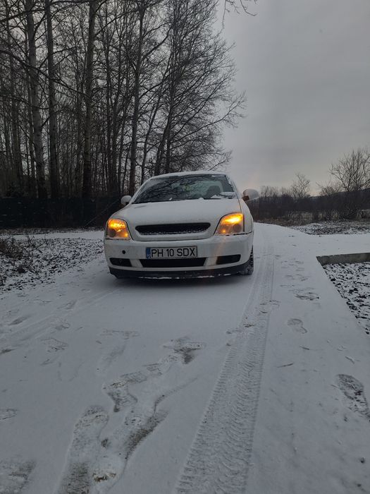 Vând Opel Vectra