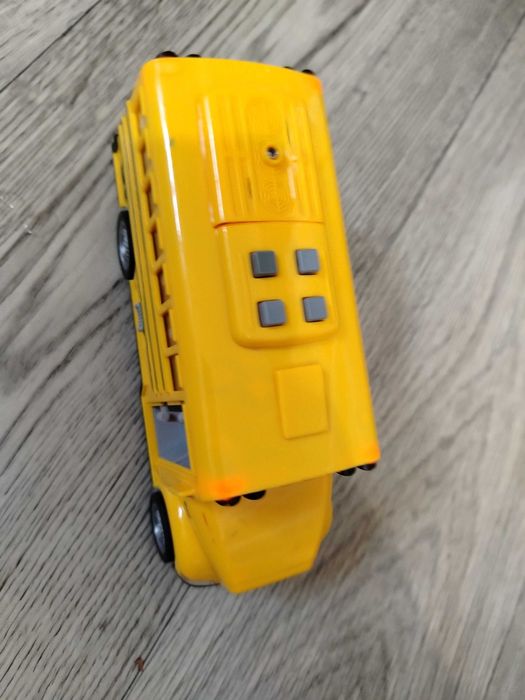 Продам игрушечные автобусы