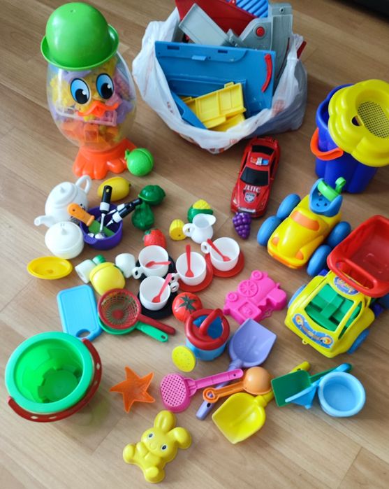 Игрушки продам за  все 2000