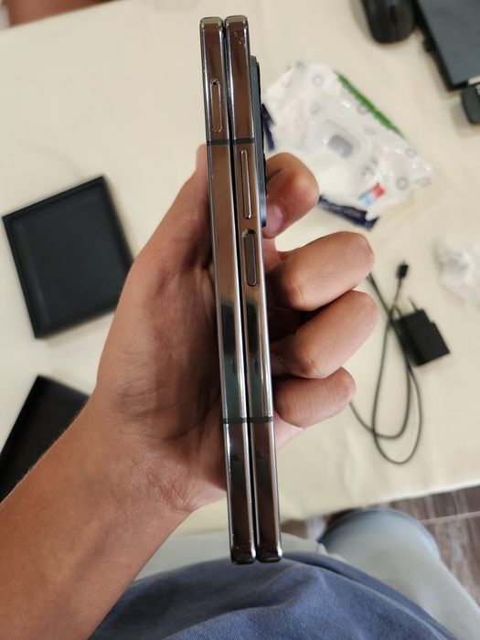 Продавам телефон Z fold 4