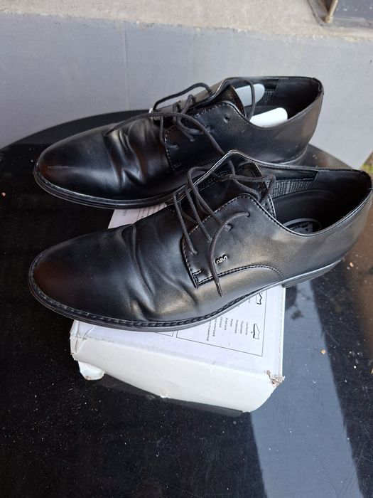 Vand pantofi si botine