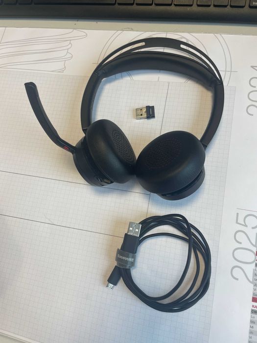 Casti Poly Voyager Focus 2