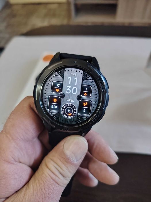 Смарт часовник OUKITEL BT10 и кю енд кю