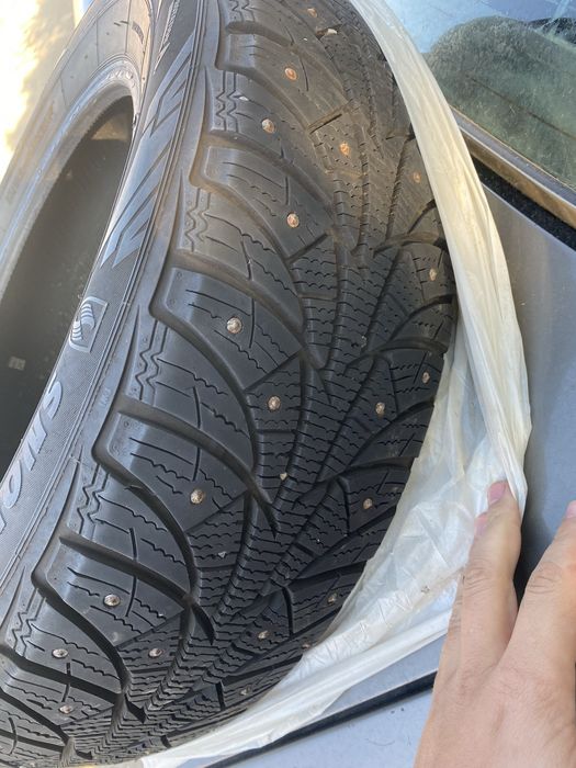 Зимняя резина 215/65r16