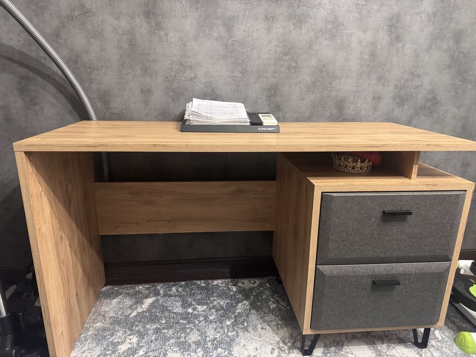 Продам письменный стол