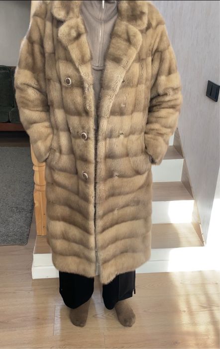 Продам Норковую шубу