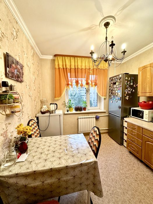 Продам 4 - комт. по улице Татимбета 5