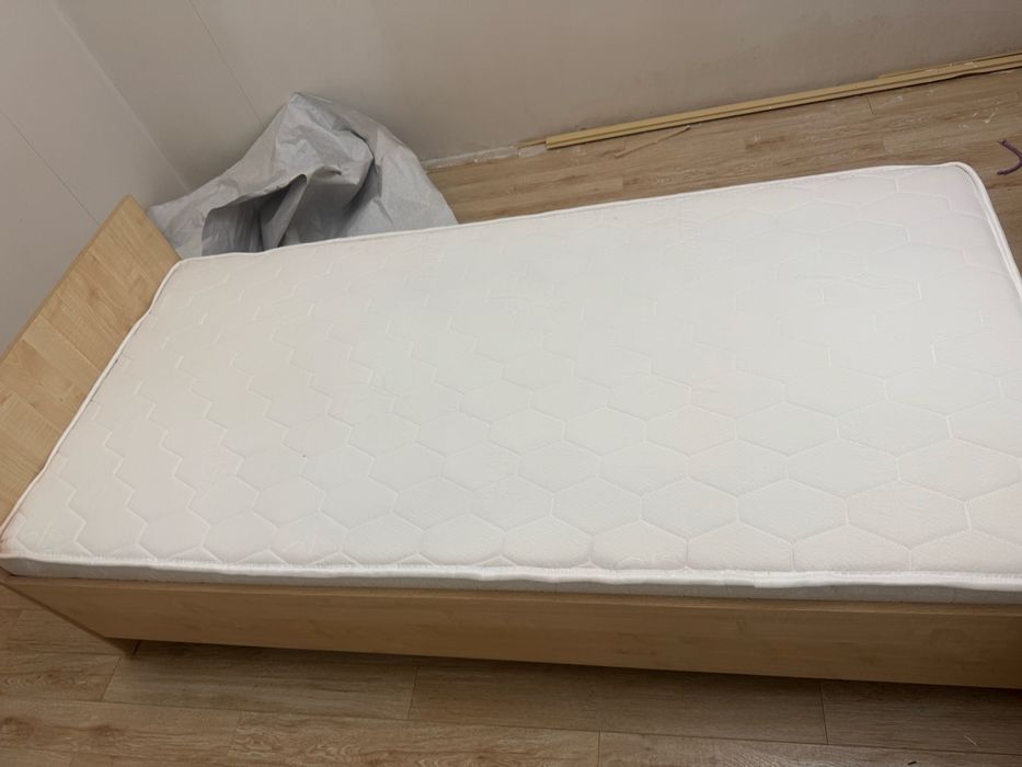 Продам матрас размер 90 на 190