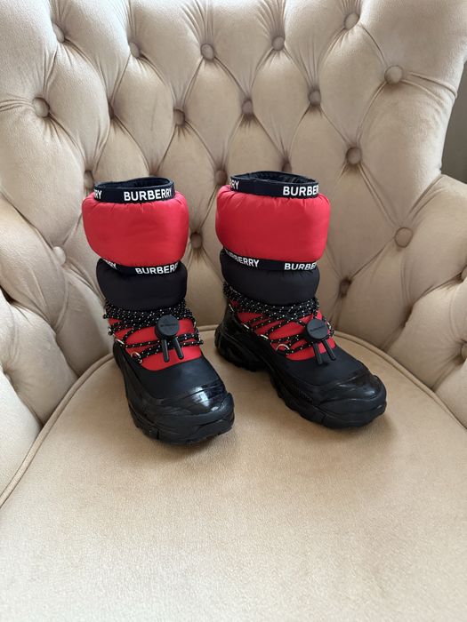 Детски апрески Burberry