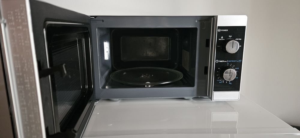 Cuptor cu microunde Sharp