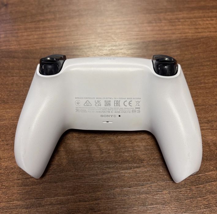 Ps5 джойстик - запазен