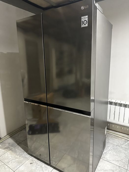 Продам двухдверный холодильник LG