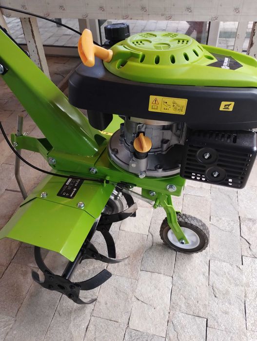 Продавам мото фреза Fieldmann fzk 6115-b