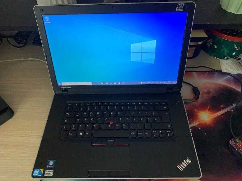 Vand laptop Lenovo ThinkPad One Edge.