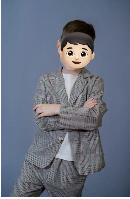 Продам стильный костюм на мальчика