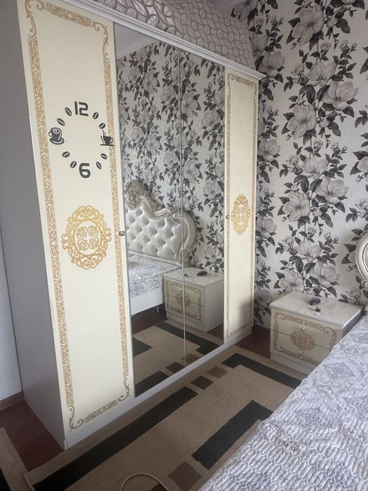 Спальный гарнитур