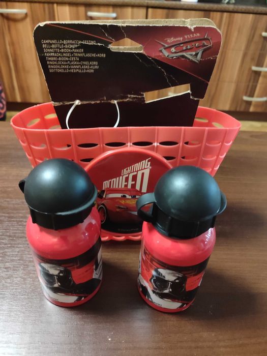 Бутилка за вода и сок Star Wars и кошница за колело McQueen