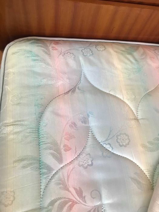 Ъглови легла с матраци и подматрачни рамки