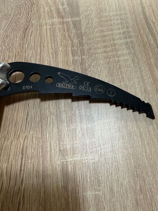 Продавам НОВ пикел Salewa 60 см (Технически клас T)
