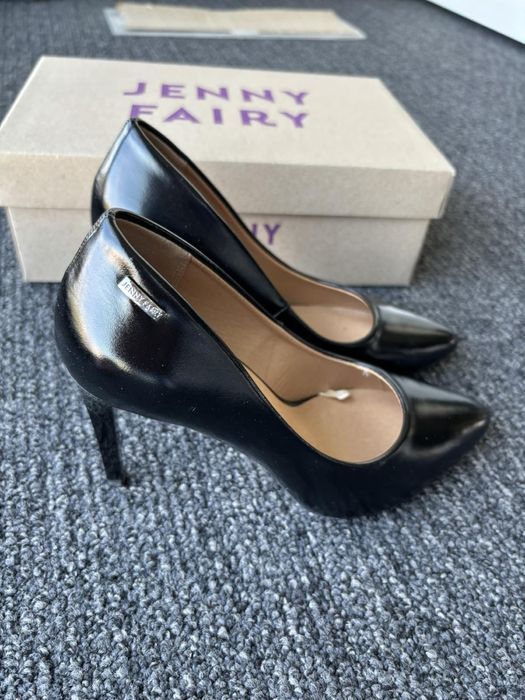 Страхотни елегантни черни обувки 9 см ток