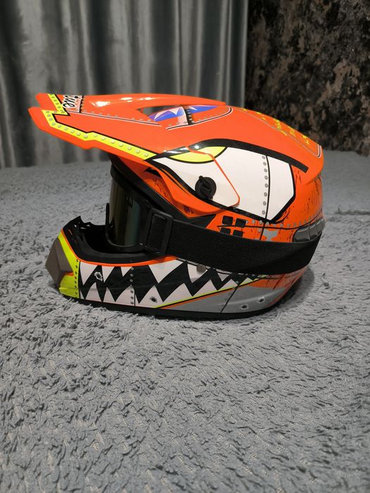 Продам мотошлем в хорошем состоянии