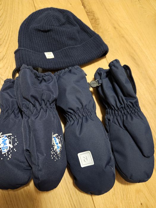 Accesorii iarna 2-3 ani (caciula, manusi)