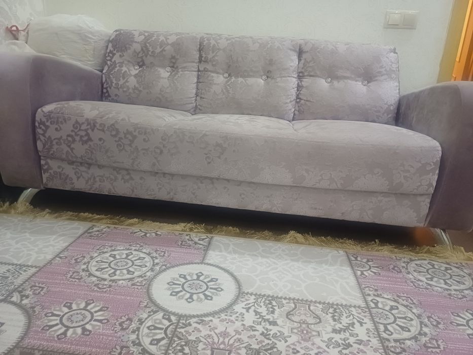 Продам диван в хорошем состоянии
