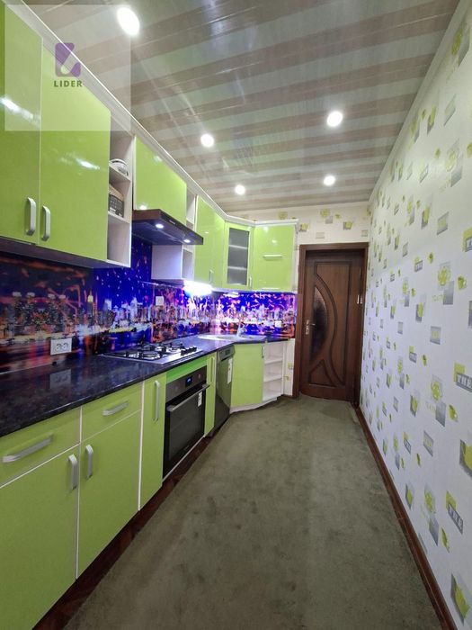 Продается 2 х комнатная квартира. Срочно. Мархабо