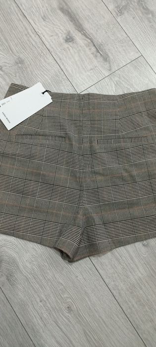 Pantaloni scurți damă,noi cu etichetă