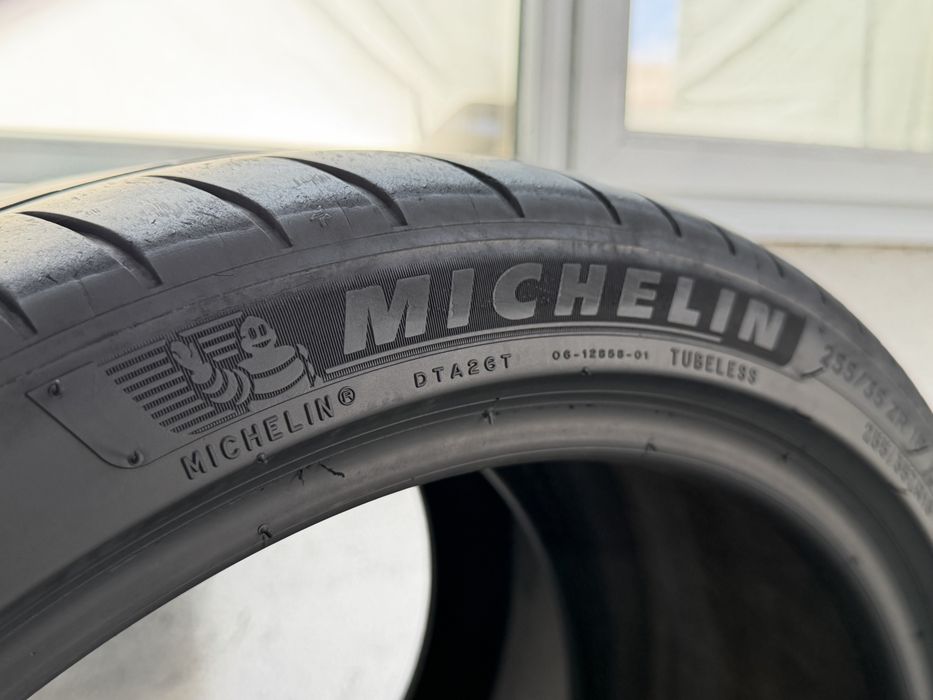 255/35/18 Michelin 2Броя: 90€ 5.5мм