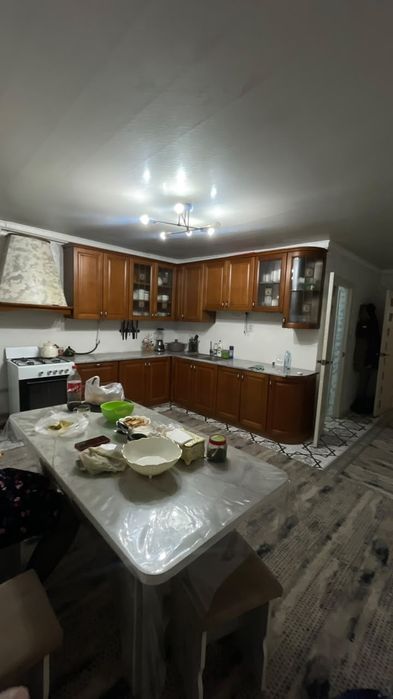 Үи сатылады келип көриңдер
