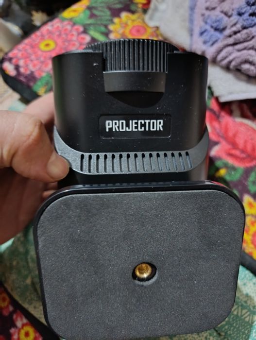 Proektor sotiladi arginali model 03