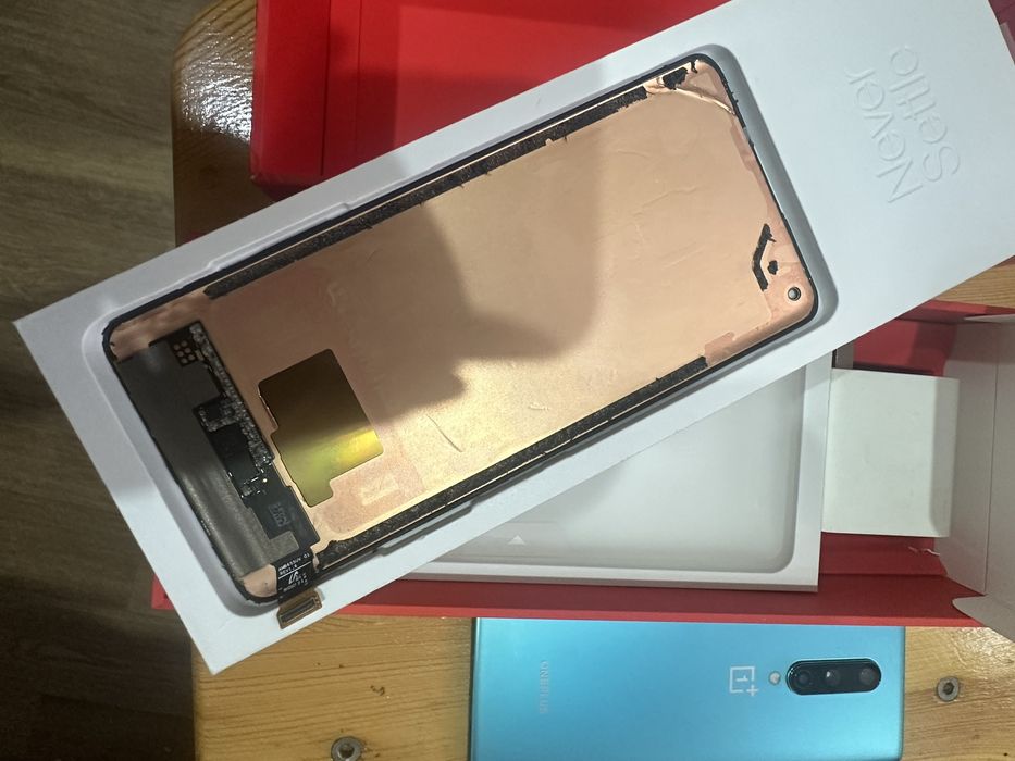 Сматрфон OnePlus 8+8gb / 128gb