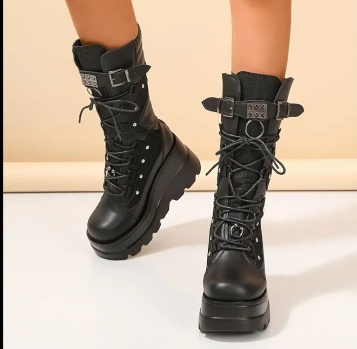 Продам новые ботинки