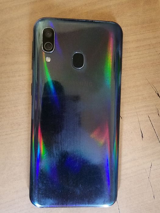 Samsung a40 xotira 64gb ishlashi yaxshi aybi yug